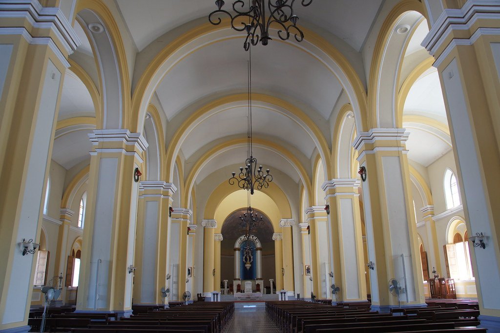 churches in granada nicaragua