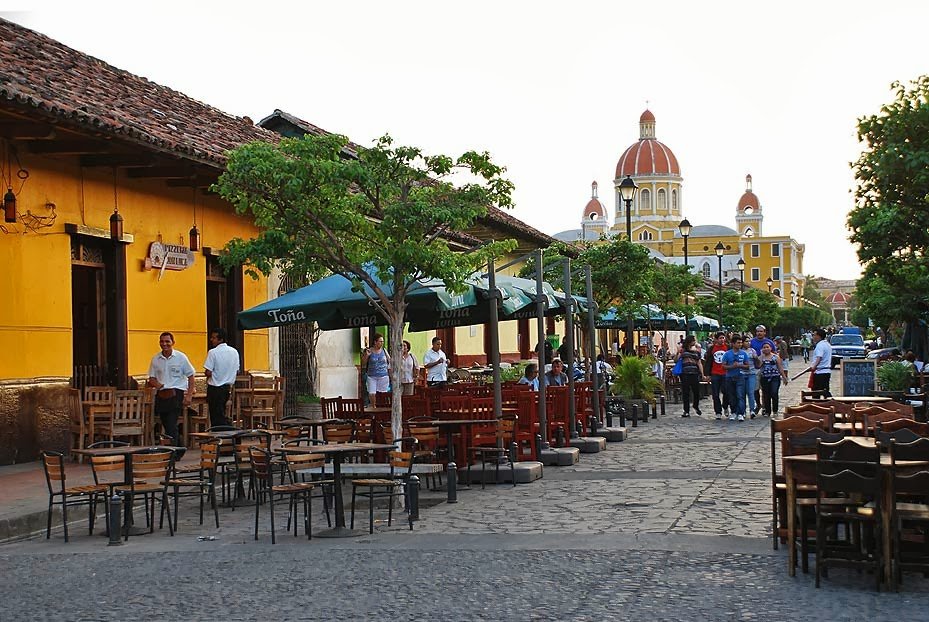 La Calzada Street you can find cheap eats granada nicaragua